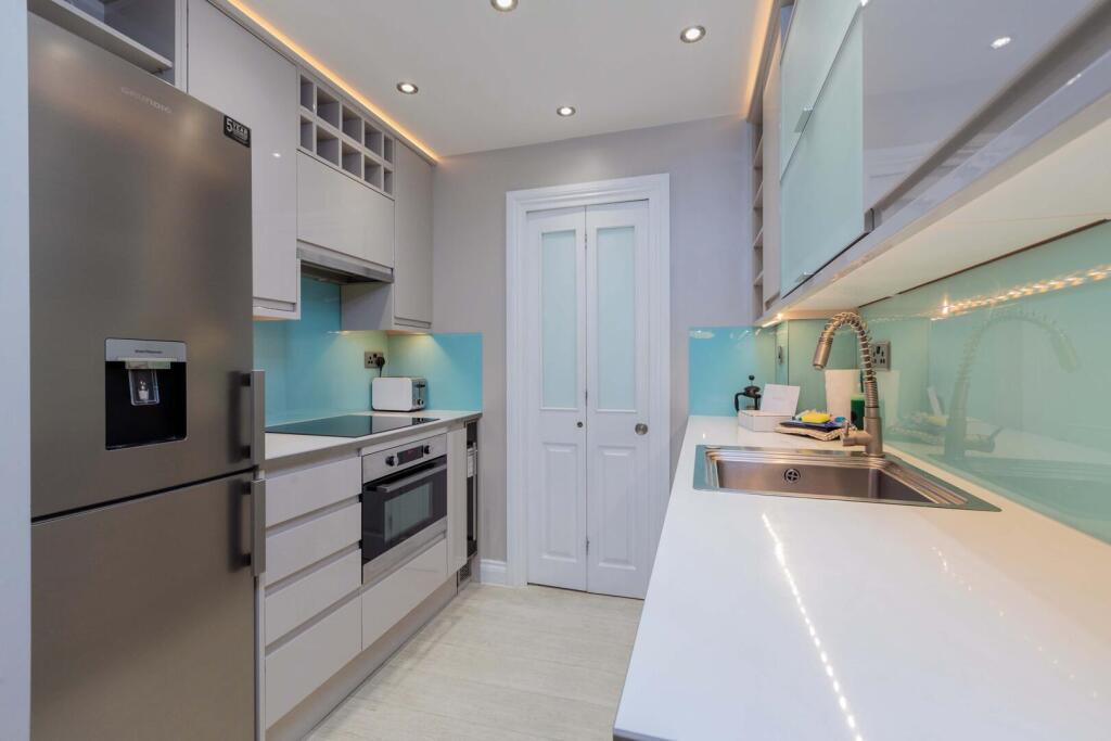 Apartment in Slough - View 2