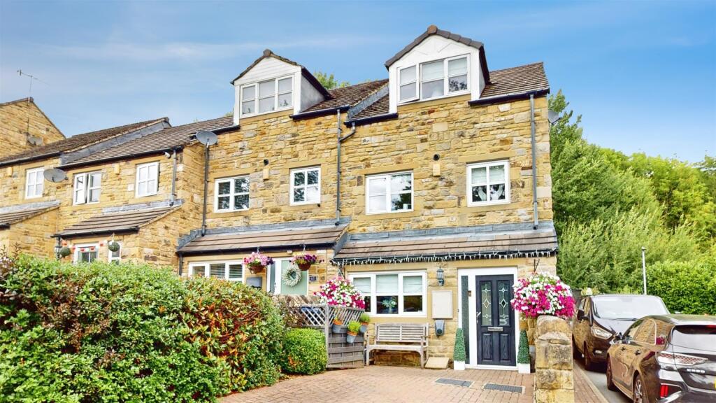 Main image of property: Pepper Hill Lea, Keighley