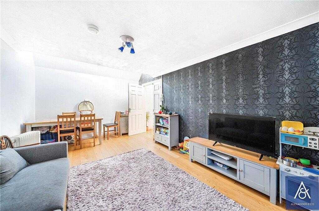 Apartment in Brackley, West Northamptonshire - View 4