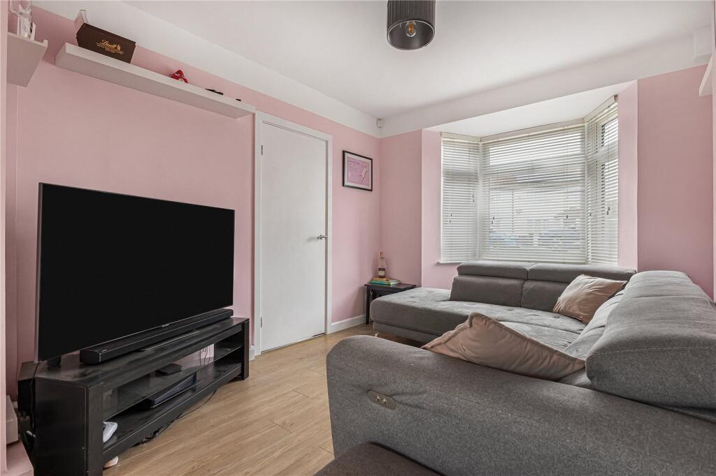 House in Swanley, Birchwood Corner - More