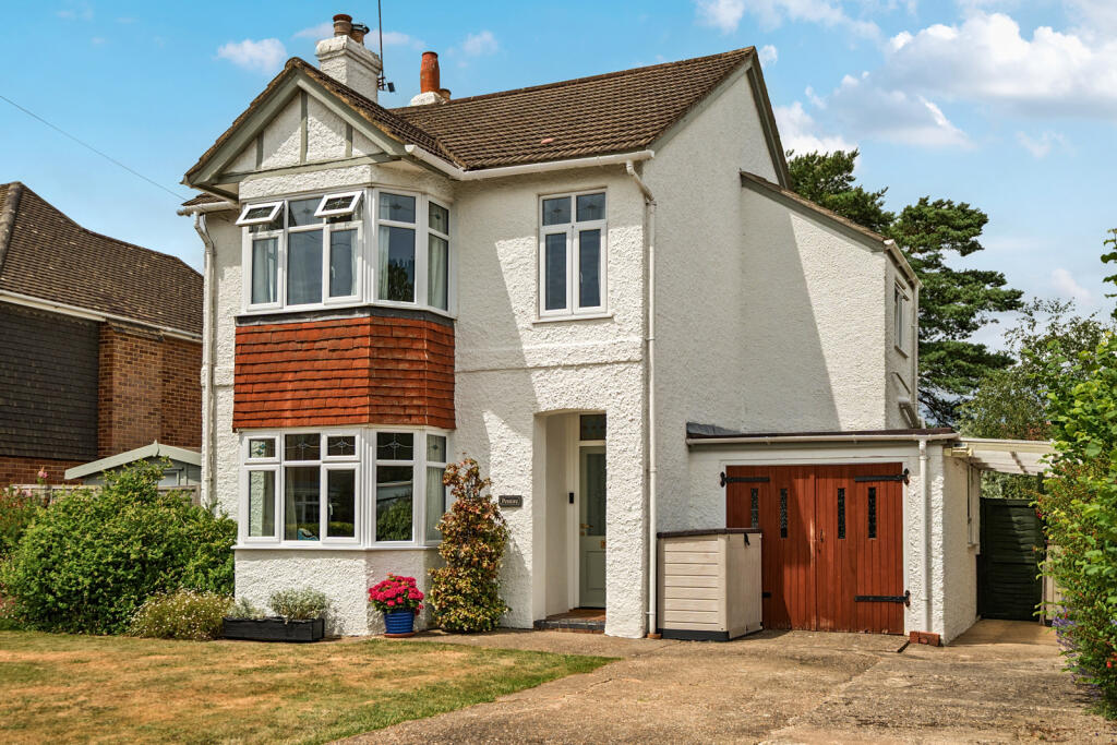Main image of property: Broadwell Road, Wrecclesham, Farnham, GU10