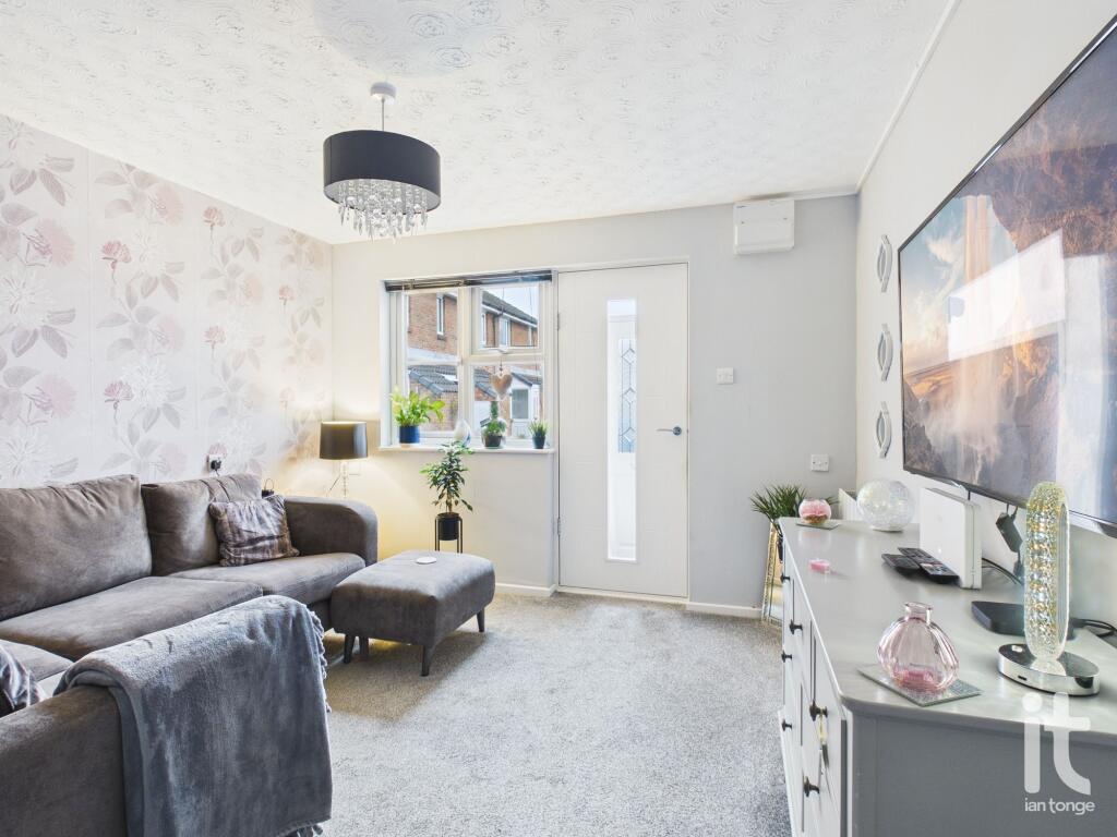 Apartment in Stockport - View 2