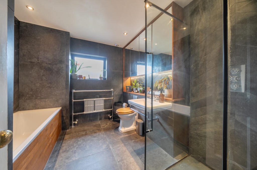House in London - View 5