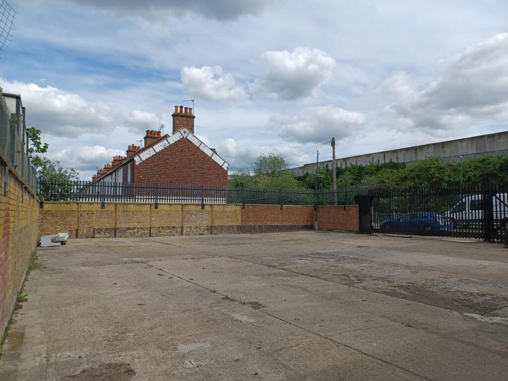 Rear Yard 1.jpg