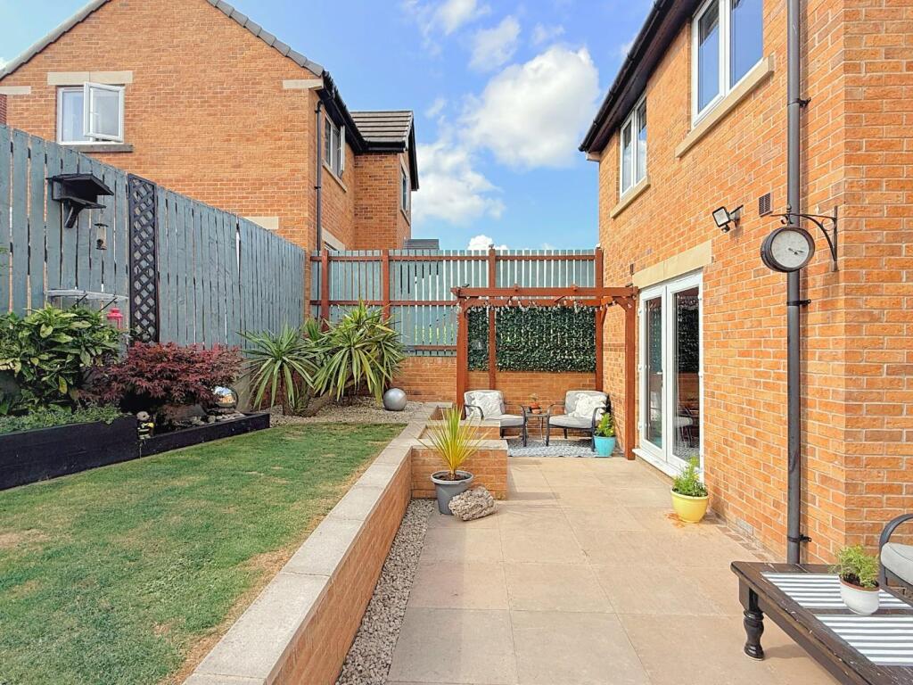 House in Leeds, West Yorkshire - View 5