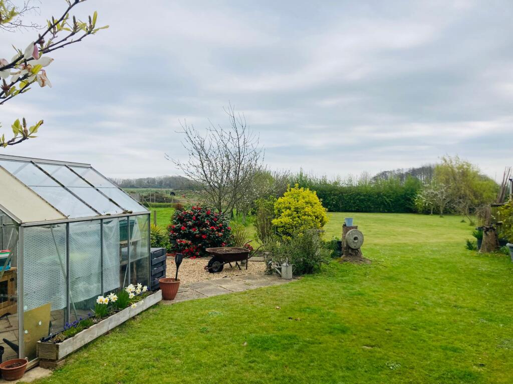 House in Dover, Hacklinge, Worth - View 3