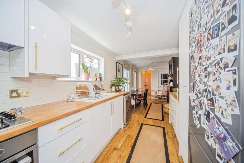 House in Southampton - More