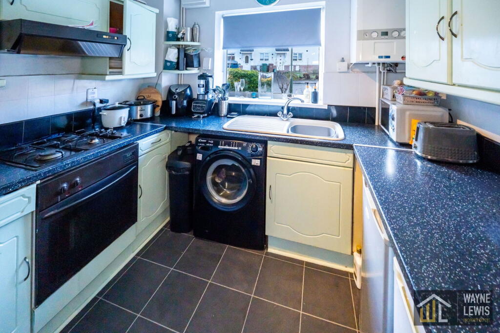 Craig Ysguthan, Llanbradach, Caerphilly, CF83 3PY photo 4