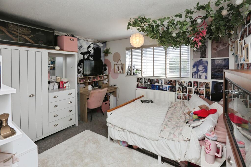 Coral Court, Gosport - More