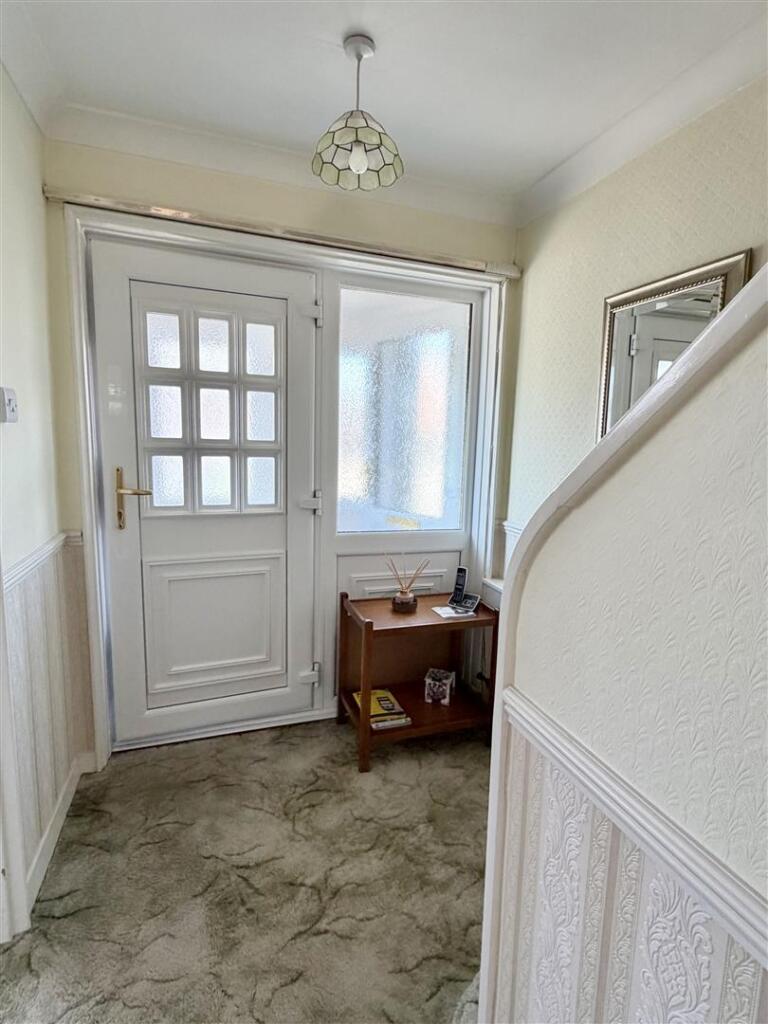 56 Mount pleasant Road, Shrewsbury SY1 3BL photo 2