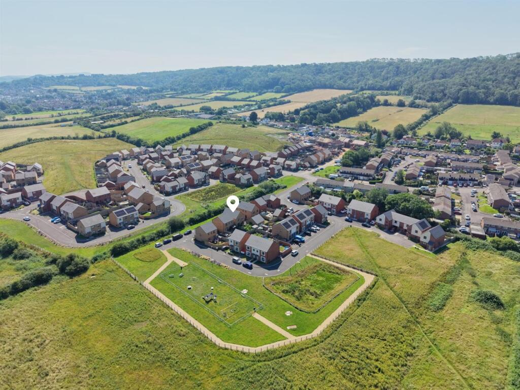 Ten Acres Close, Weston-Super-Mare - View 2