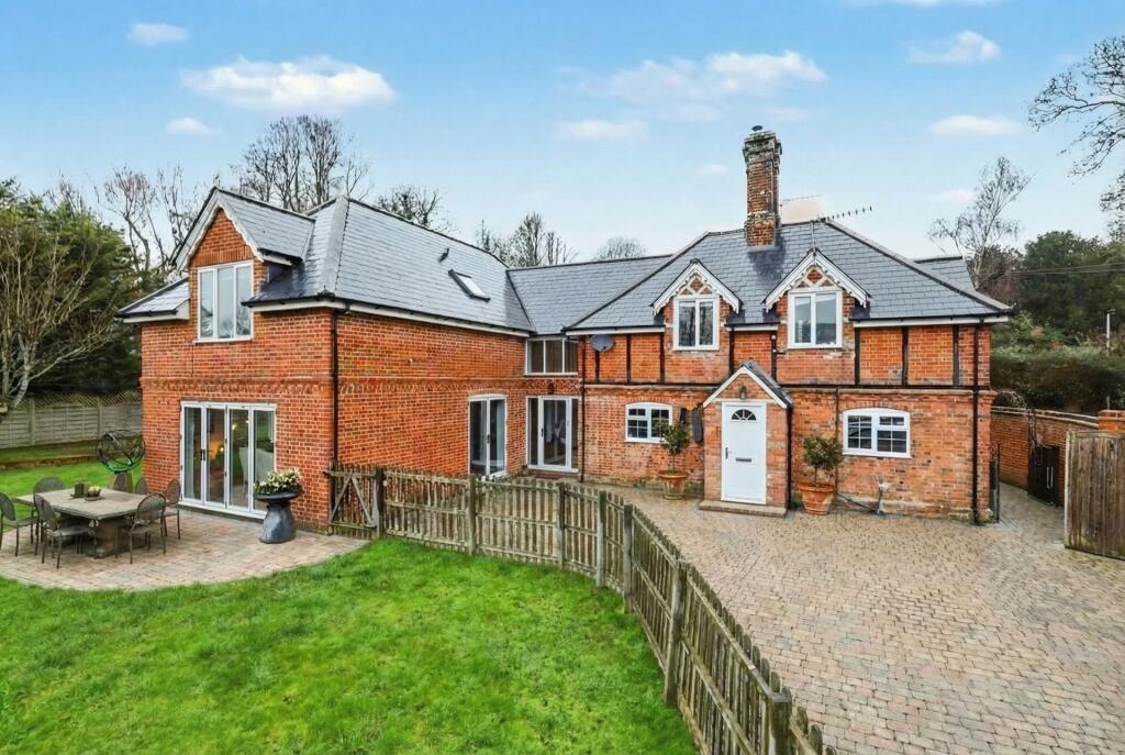 Main image of property: Bath Road, Marlborough, Wiltshire