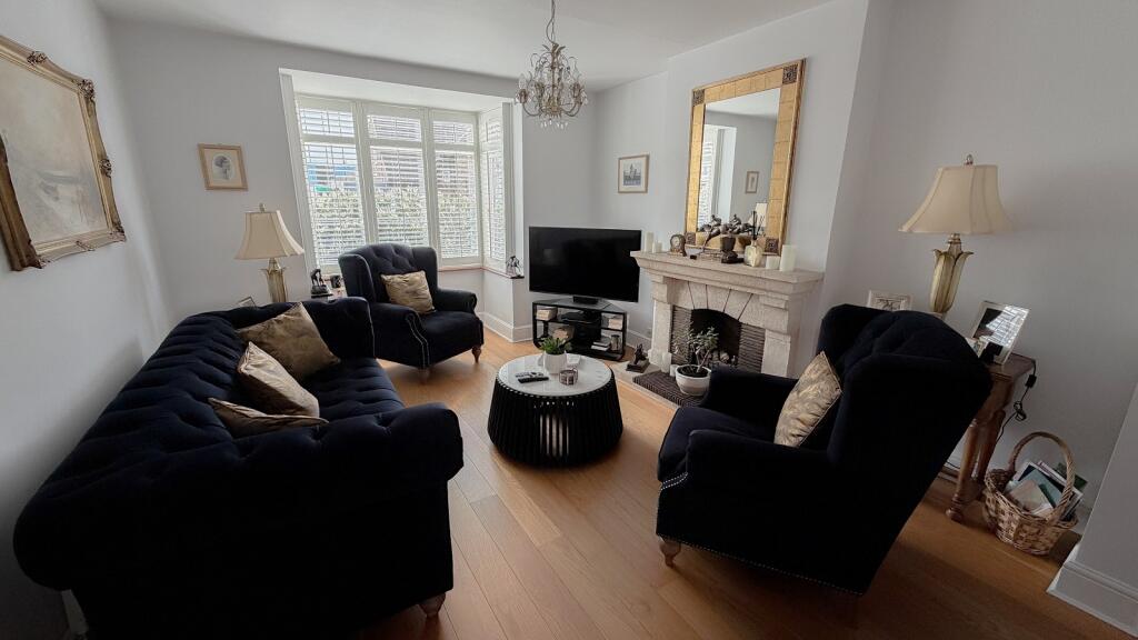 House in Carshalton, The Wrythe - View 2