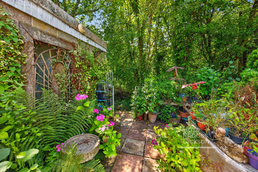 House in Seaview, Nettlestone - View 3