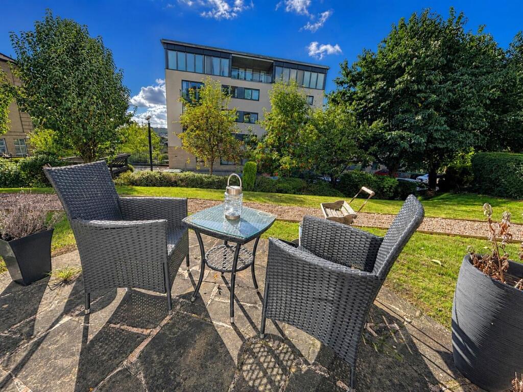 Apartment in Calderdale, West Yorkshire - More