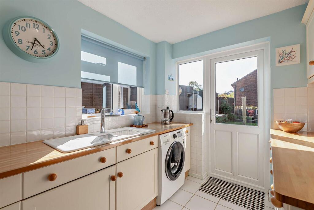 Reinden Grove, Downswood, Maidstone photo 3