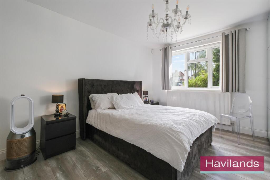 Apartment in London - More