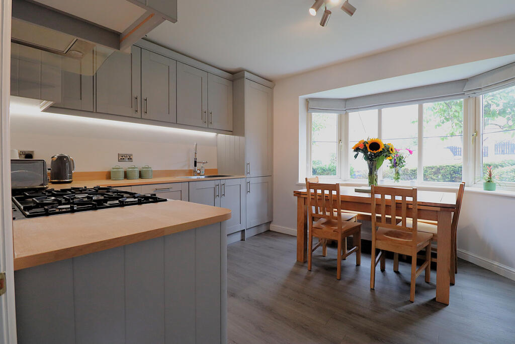 Shireoaks Way, Grimethorpe Barnsley, S72 photo 3