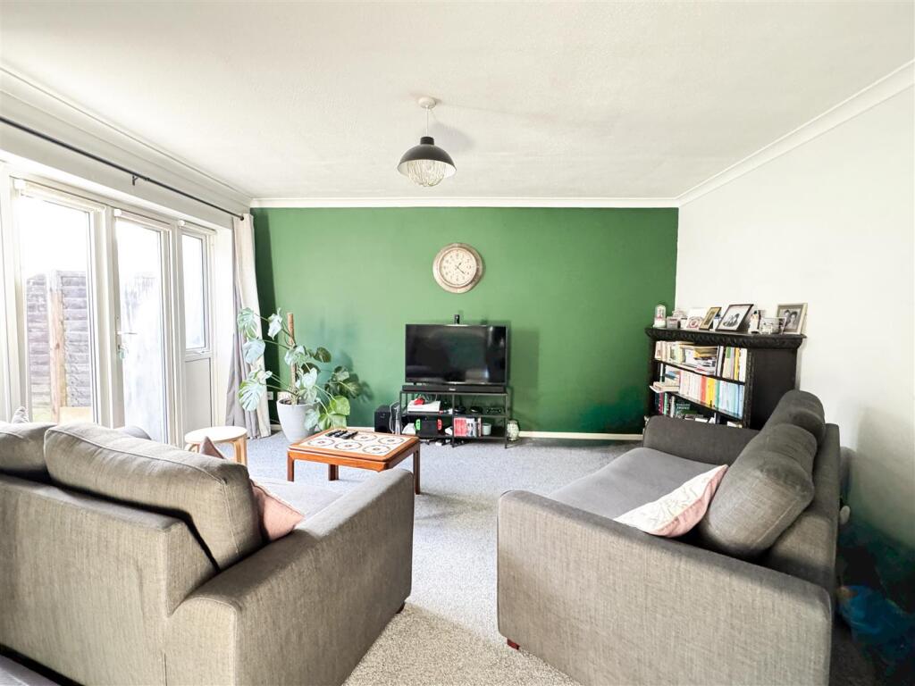 Swanley Close, Eastbourne, BN23 7JW photo 3