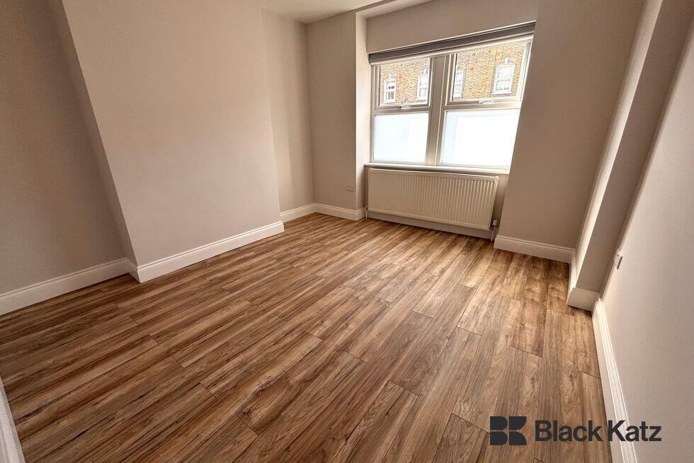 Apartment in London, Pepys Estate, New Cross Gate - View 3