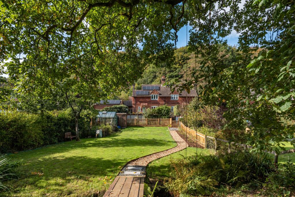House in Redhill - View 4