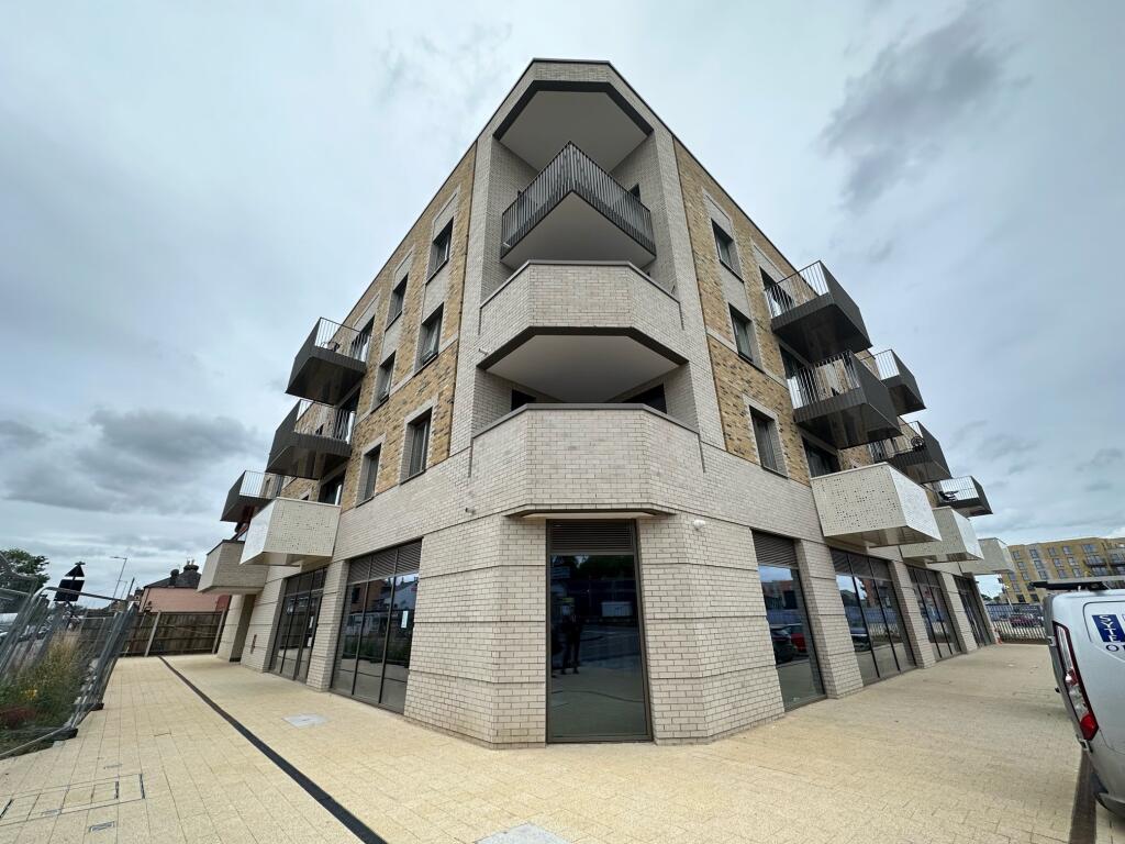 Main image of property: 197 Windmill Lane, Cheshunt