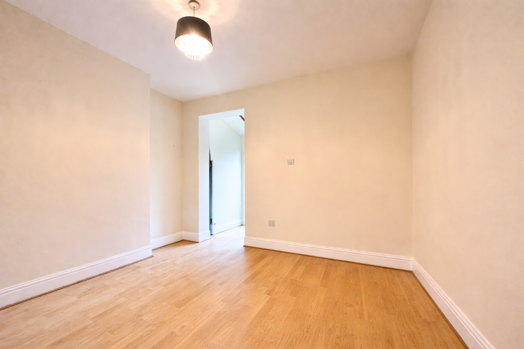 Main image of property: Spacious 2-Bed Home | 2 Reception Rooms |Cecil St |DE22 |