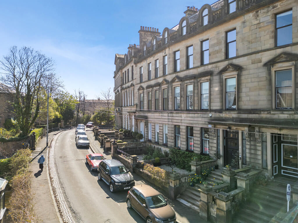 Main image of property: Flat 2, 11 Dundonald Road, Dowanhill, G12 9LL