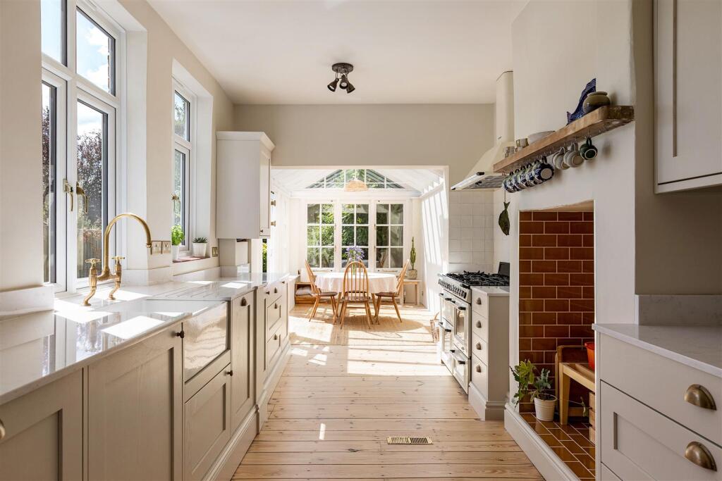 House in London - View 3
