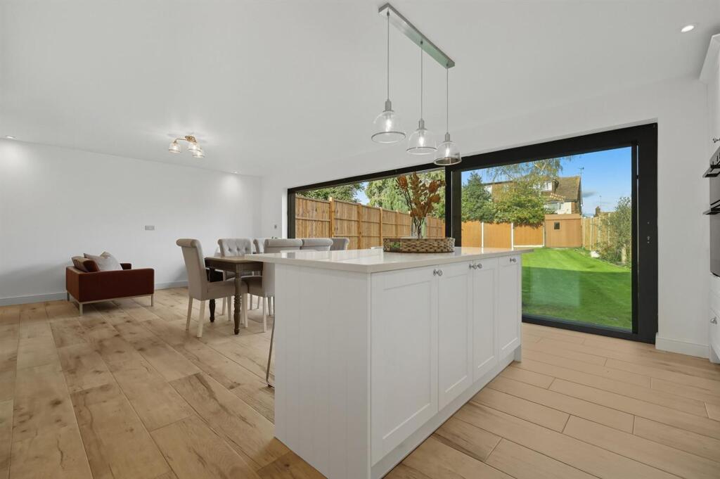 Pine Drive, Ingatestone photo 2