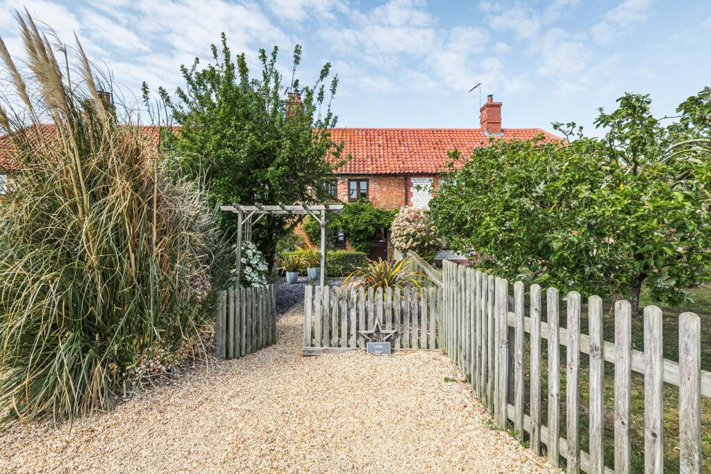 Main image of property: Beautifully Finished Character Cottage in Ringstead,