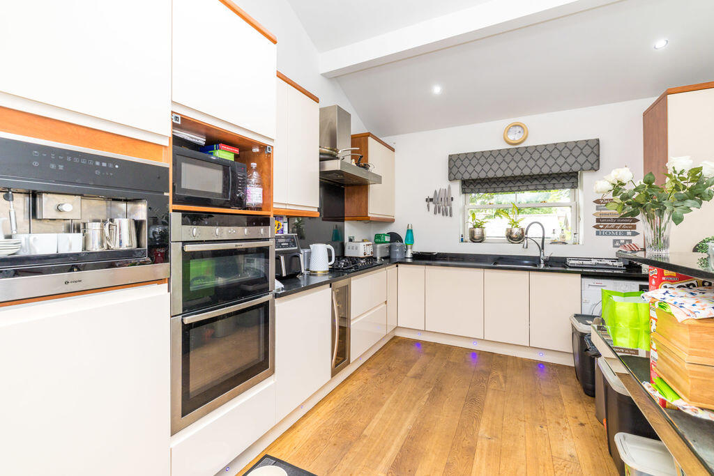 House in Chorley, Whittle Springs, Whittle le Woods - View 4