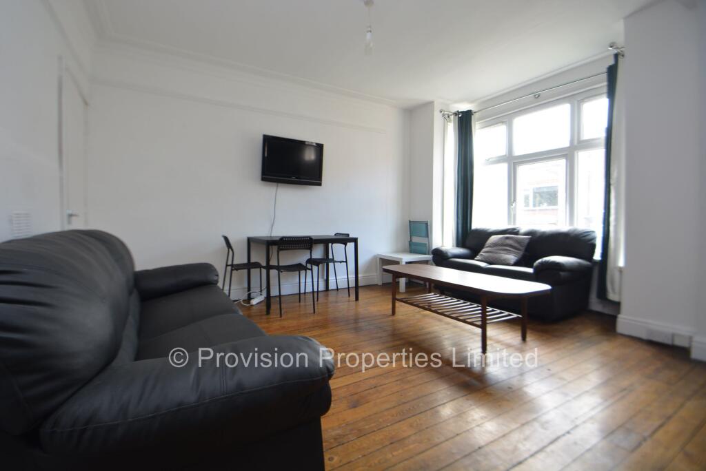 Manor Drive, Hyde Park, Leeds, LS6