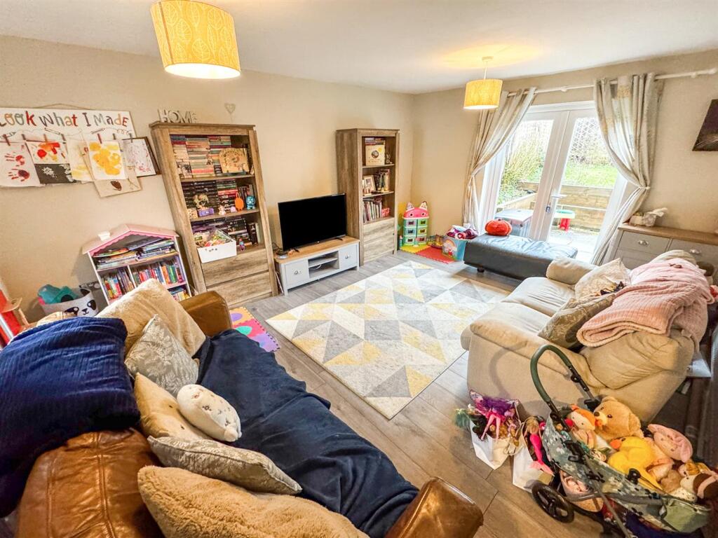 House in Corby, North Northamptonshire - View 3