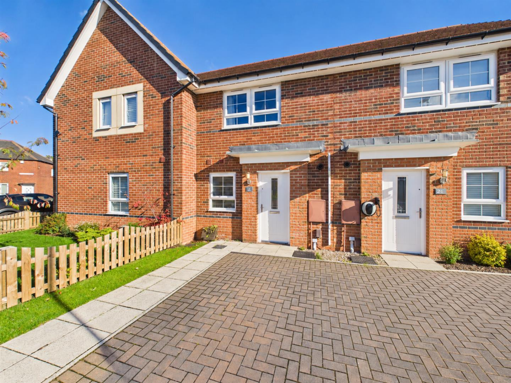 2-bed terraced on Troon walk, Hebburn, £165,000