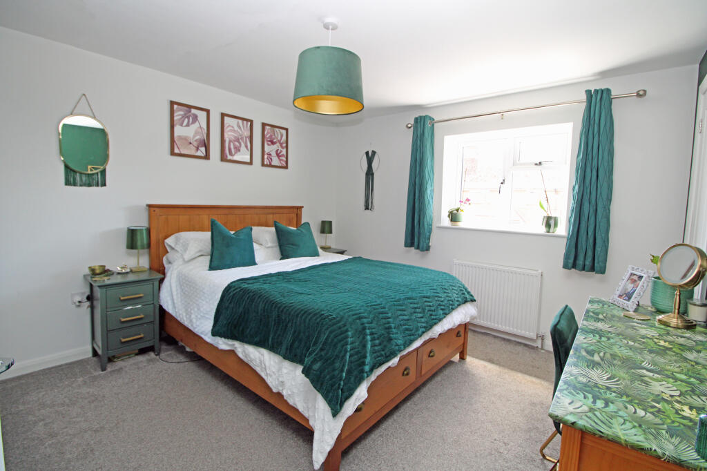 House in Basingstoke and Deane, Overton - View 5
