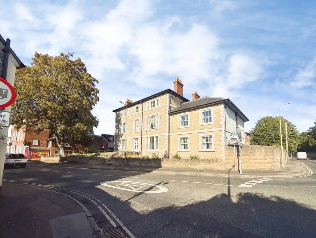 Apartment in Oxford - More