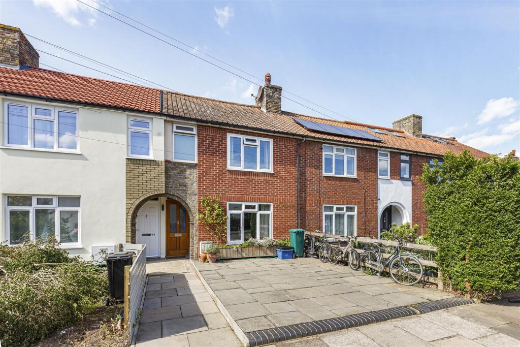 Main image of property: Everdon Road, Barnes, London, SW13