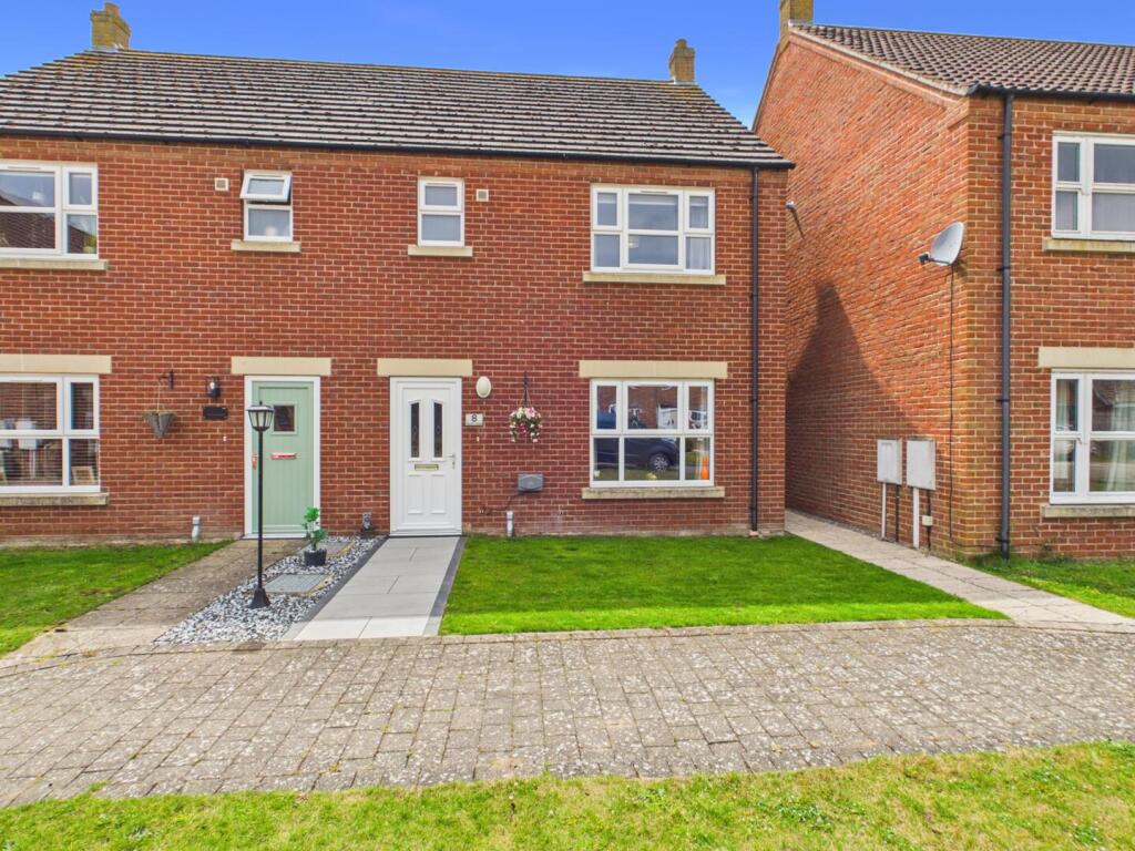 3-bed semi-detached on 8 Ackrill Close, Coningsby, £220,000