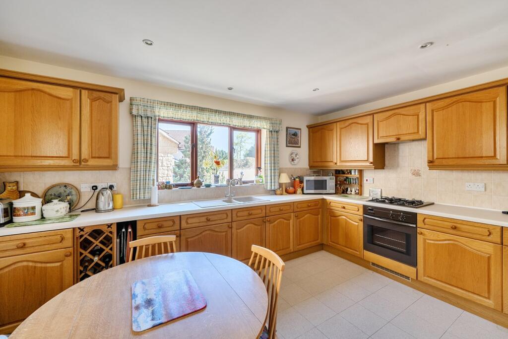 Rosedale Walk, Frome, BA11 - More