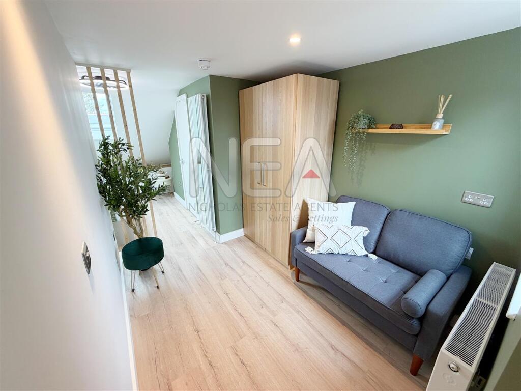 House in Reading - View 3