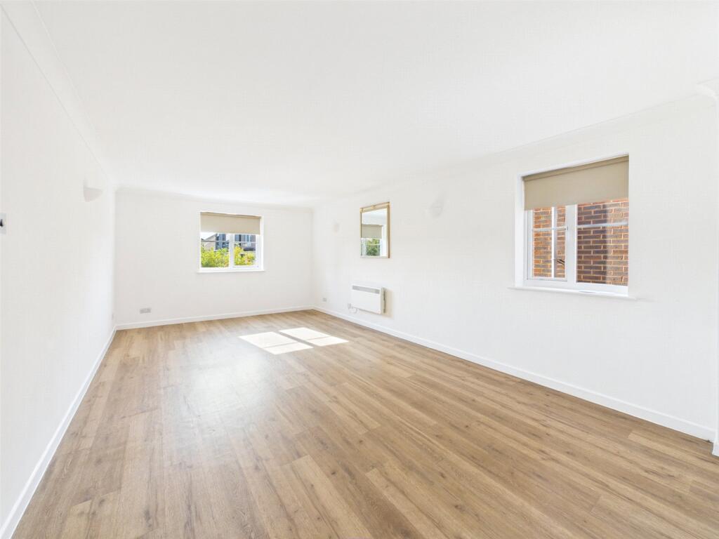 Apartment in Twickenham - View 3