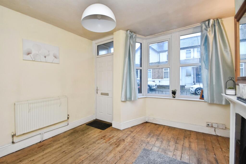 North Lodge Avenue, Harrogate photo 4