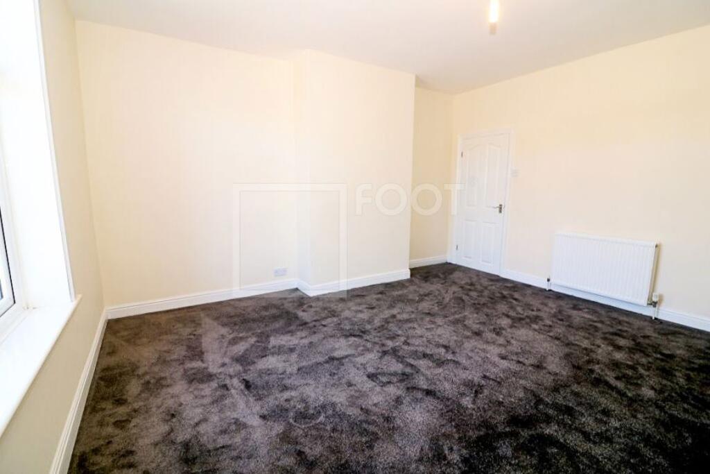 House in Bradford, West Yorkshire - View 4