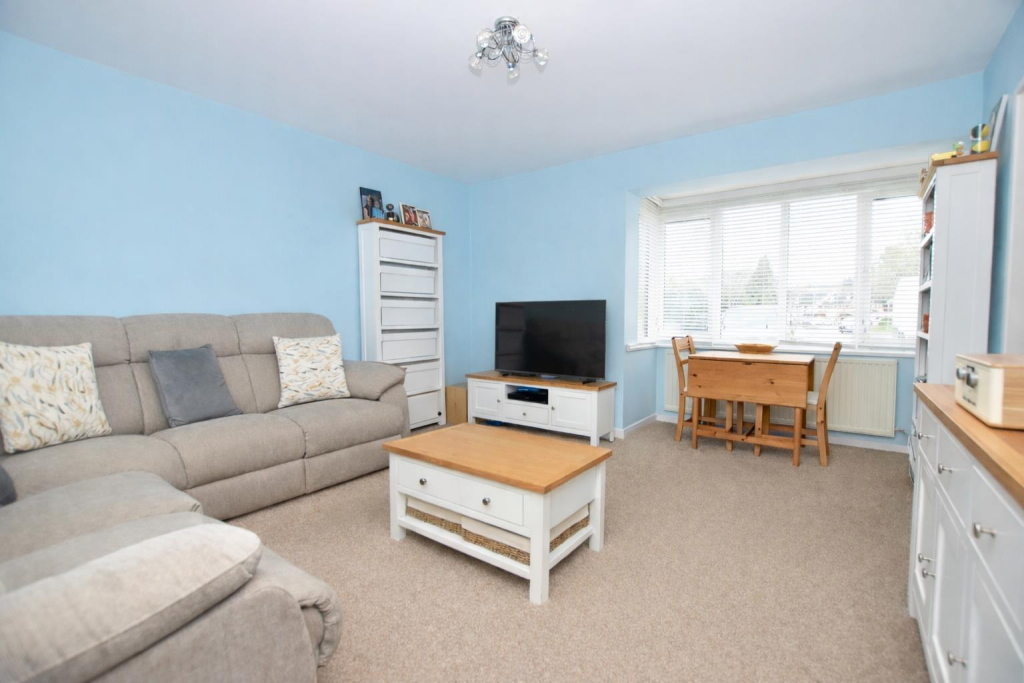 Cedars Way, Leighton Buzzard, LU7 2WE photo 2