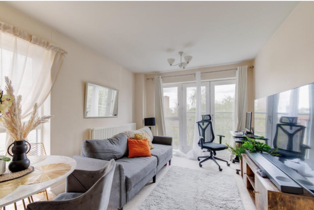 Apartment in Birmingham, Calthorpe Fields - View 2