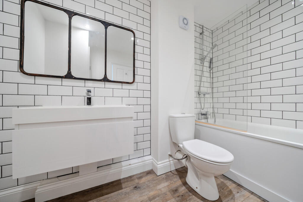 Apartment in London - View 5