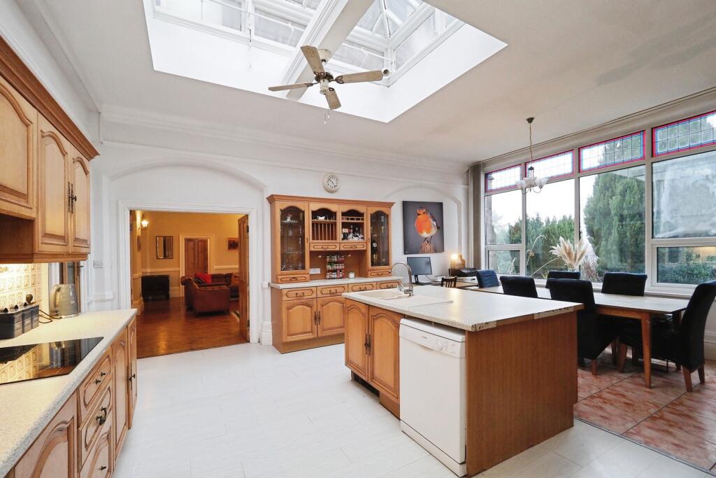 House in Derbyshire Dales, Matlock Town - View 2