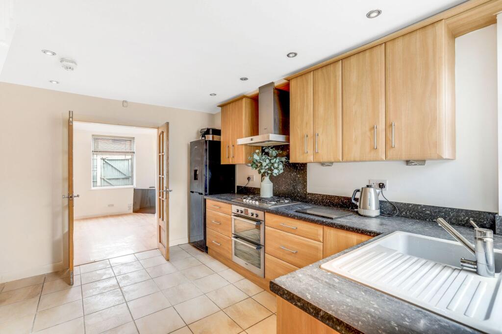 House in Nottingham - View 4