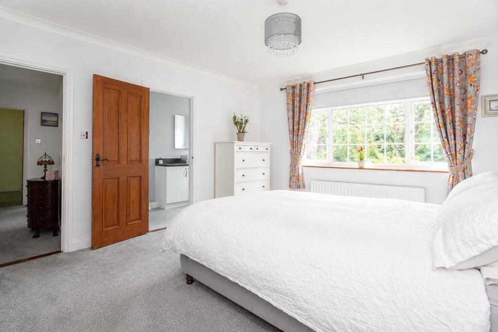 House in Sandown, Alverstone Garden Village - More